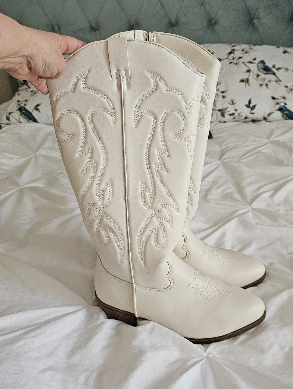 Torrid Cream Western Knee-High Cowboy Boots (NWT)
